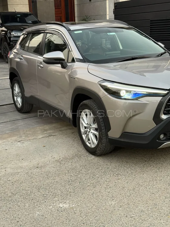 Toyota Corolla Cross 2024 for Sale in Lahore Toyota Corolla Cross 2024 for Sale in Lahore Image-2