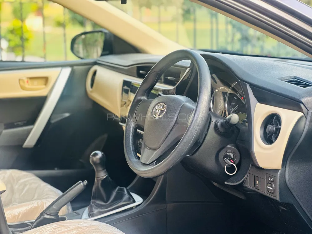 Toyota Corolla 2017 for Sale in Lahore Toyota Corolla 2017 for Sale in Lahore Image-15
