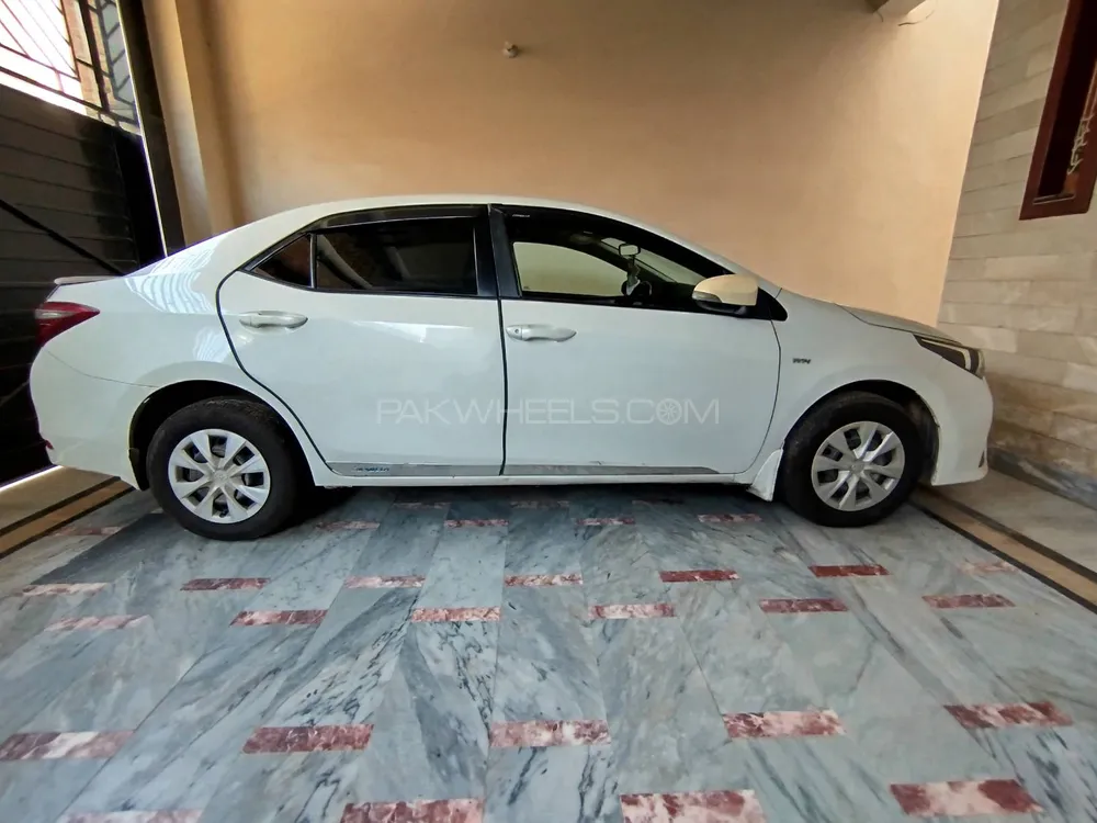 Toyota Corolla 2017 for Sale in Faisalabad Image-1
