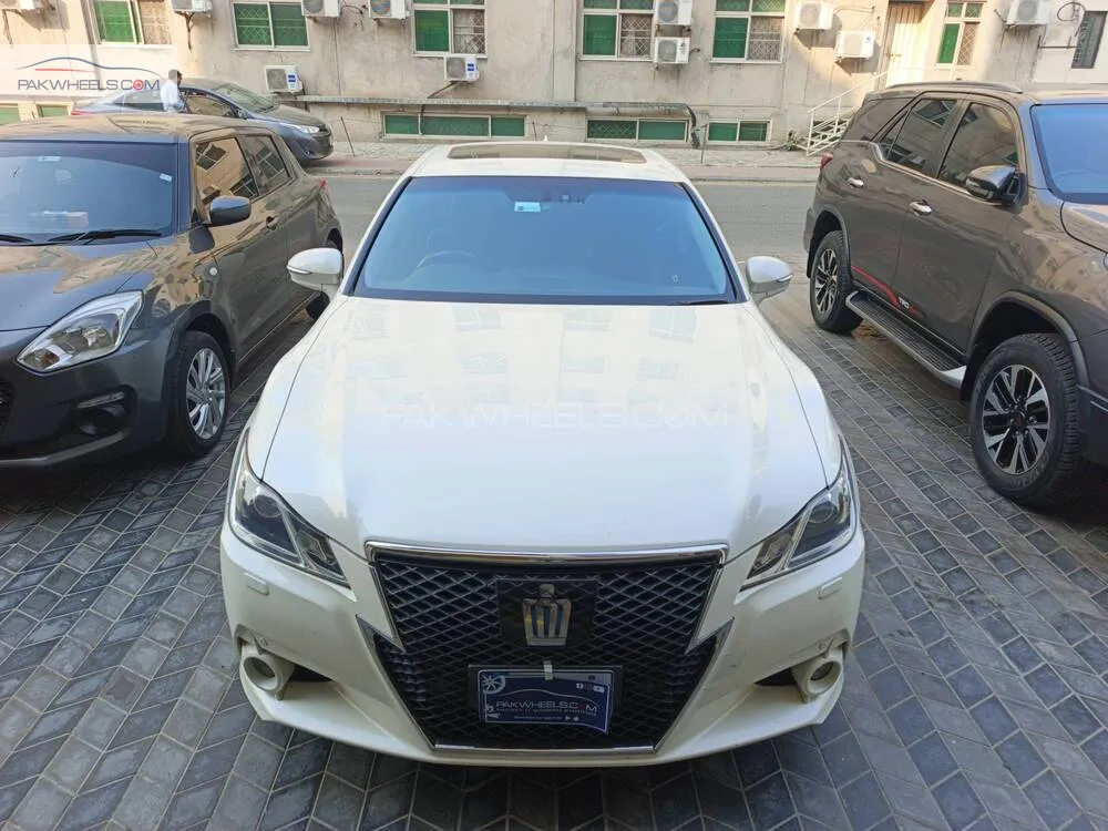 Toyota Crown 2013 for Sale in Lahore Image-1