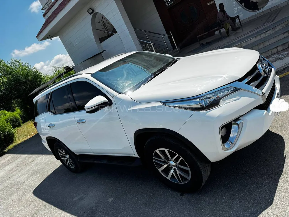 Toyota Fortuner 2017 for Sale in Jhang Toyota Fortuner 2017 for Sale in Jhang Image-4