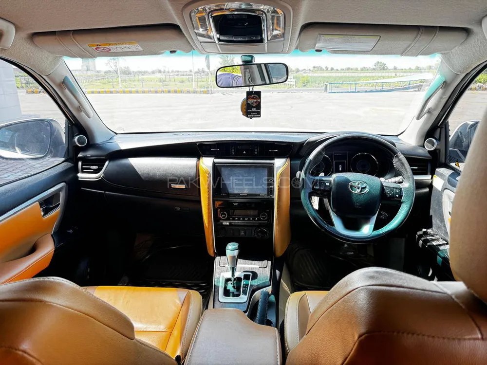 Toyota Fortuner 2017 for Sale in Jhang Toyota Fortuner 2017 for Sale in Jhang Image-9