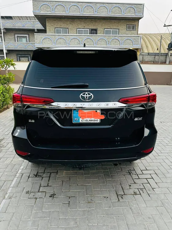 Toyota Fortuner 2019 for Sale in Multan Toyota Fortuner 2019 for Sale in Multan Image-4