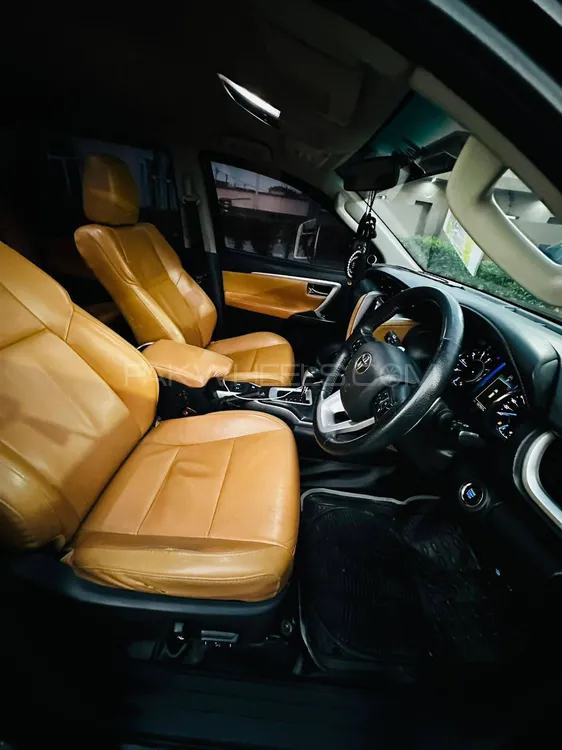 Toyota Fortuner 2019 for Sale in Multan Toyota Fortuner 2019 for Sale in Multan Image-8