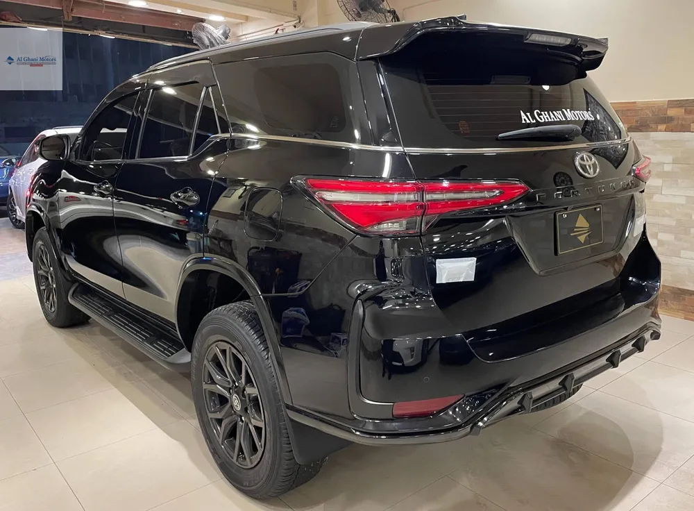 Toyota Fortuner 2023 for Sale in Karachi Toyota Fortuner 2023 for Sale in Karachi Image-9