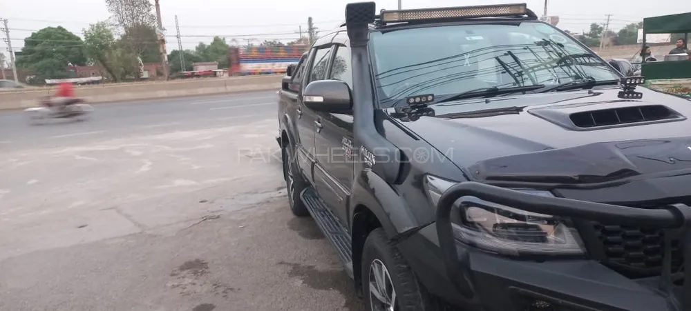 Toyota Hilux 2012 for Sale in Lahore Toyota Hilux 2012 for Sale in Lahore Image-4