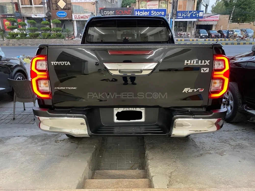 Toyota Hilux 2021 for Sale in Lahore Toyota Hilux 2021 for Sale in Lahore Image-5