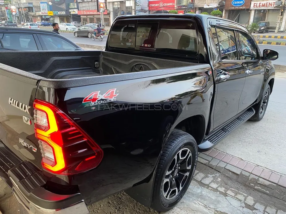 Toyota Hilux 2021 for Sale in Lahore Toyota Hilux 2021 for Sale in Lahore Image-4