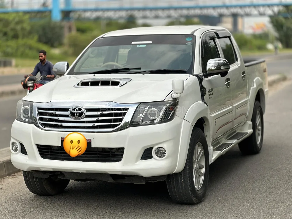 Toyota Hilux 2012 for Sale in Lahore Toyota Hilux 2012 for Sale in Lahore Image-9