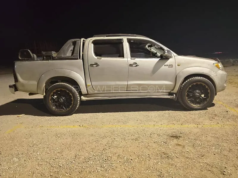 Toyota Hilux 2010 for Sale in Haripur Toyota Hilux 2010 for Sale in Haripur Image-12