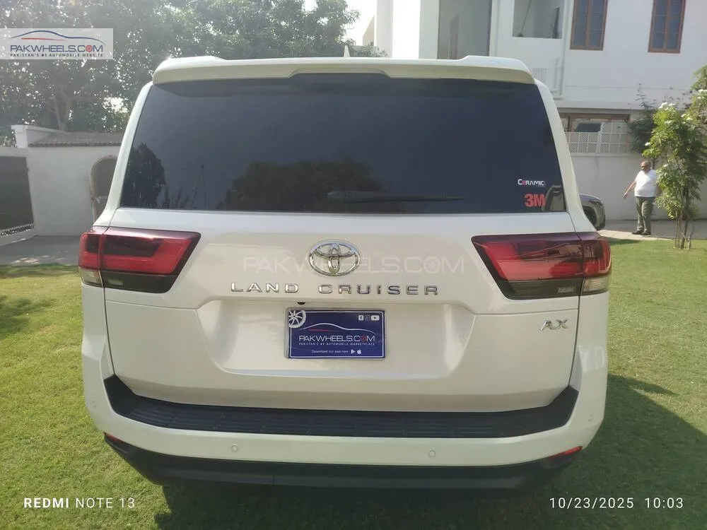 Toyota Land Cruiser 2022 for Sale in Karachi Toyota Land Cruiser 2022 for Sale in Karachi Image-6