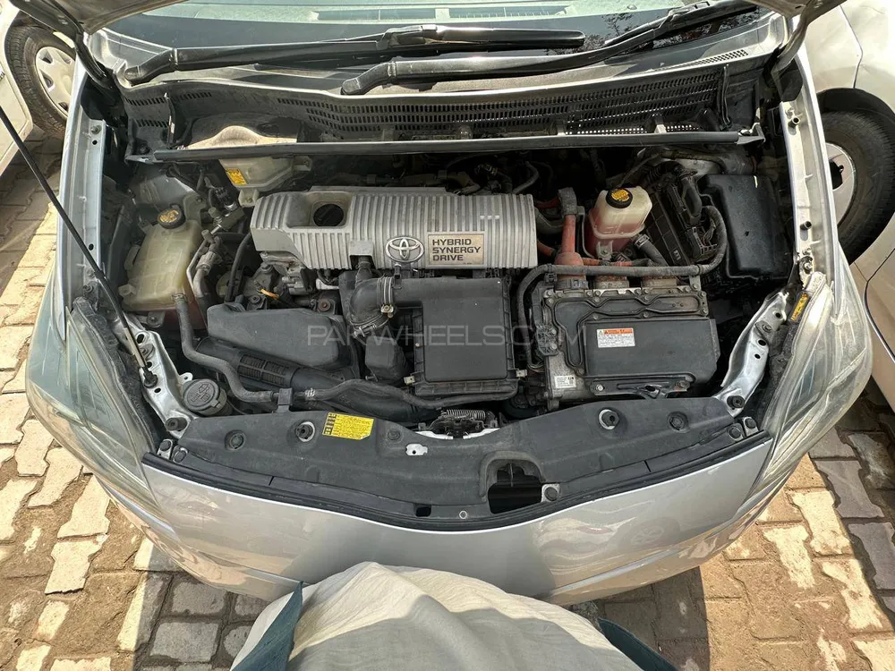 Toyota Prius 2013 for Sale in Peshawar Toyota Prius 2013 for Sale in Peshawar Image-11