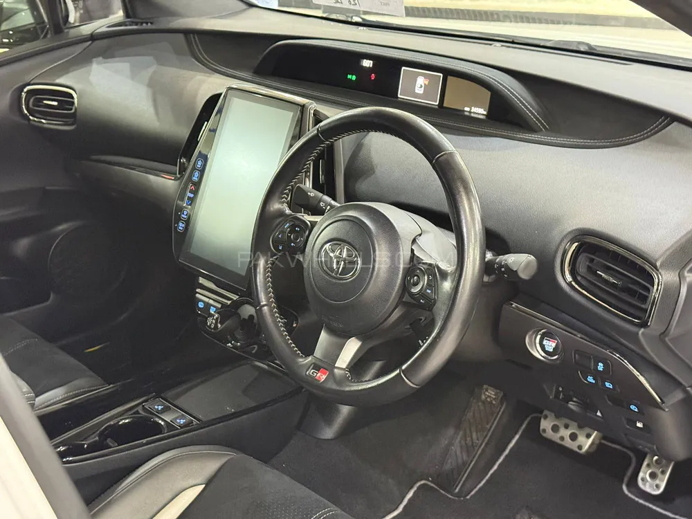 Toyota Prius 2020 for Sale in Peshawar Toyota Prius 2020 for Sale in Peshawar Image-11