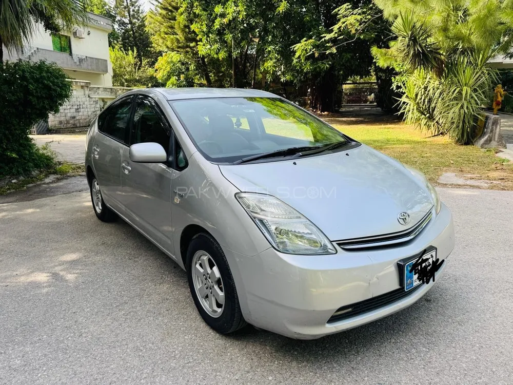 Toyota Prius 2010 for Sale in Islamabad Image-1