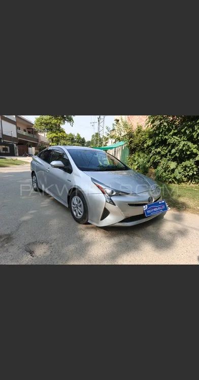 Toyota Prius 2016 for Sale in Lahore Toyota Prius 2016 for Sale in Lahore Image-2