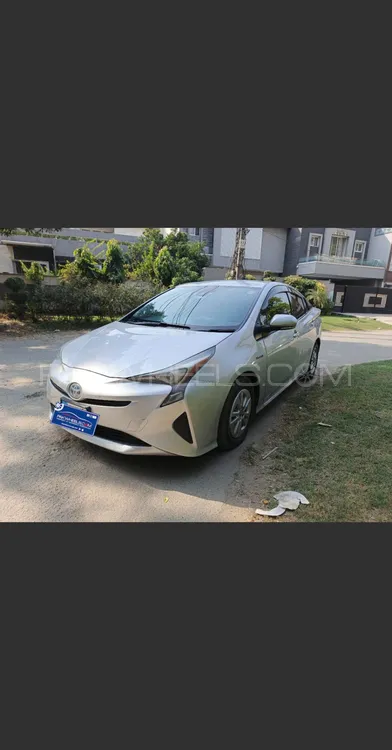Toyota Prius 2016 for Sale in Lahore Toyota Prius 2016 for Sale in Lahore Image-3