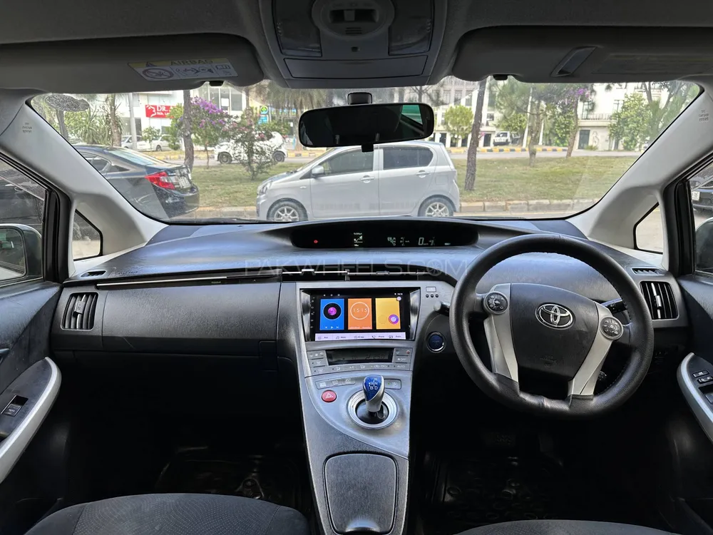Toyota Prius 2013 for Sale in Islamabad Toyota Prius 2013 for Sale in Islamabad Image-9