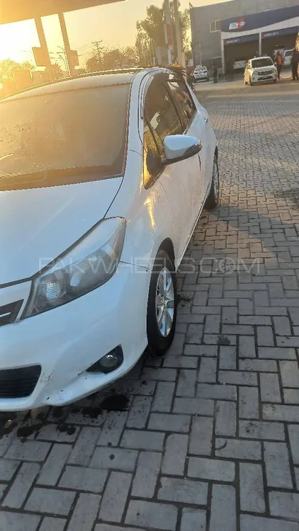 Toyota Vitz 2013 for Sale in Islamabad Image-1