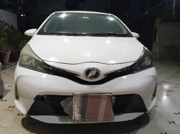 Toyota Vitz 2015 for Sale in Lahore Image-1