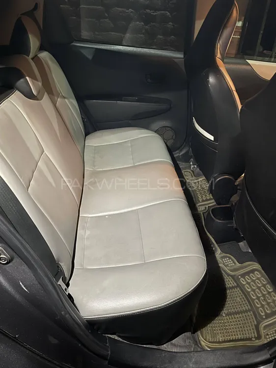 Toyota Vitz 2012 for Sale in Sialkot Toyota Vitz 2012 for Sale in Sialkot Image-6