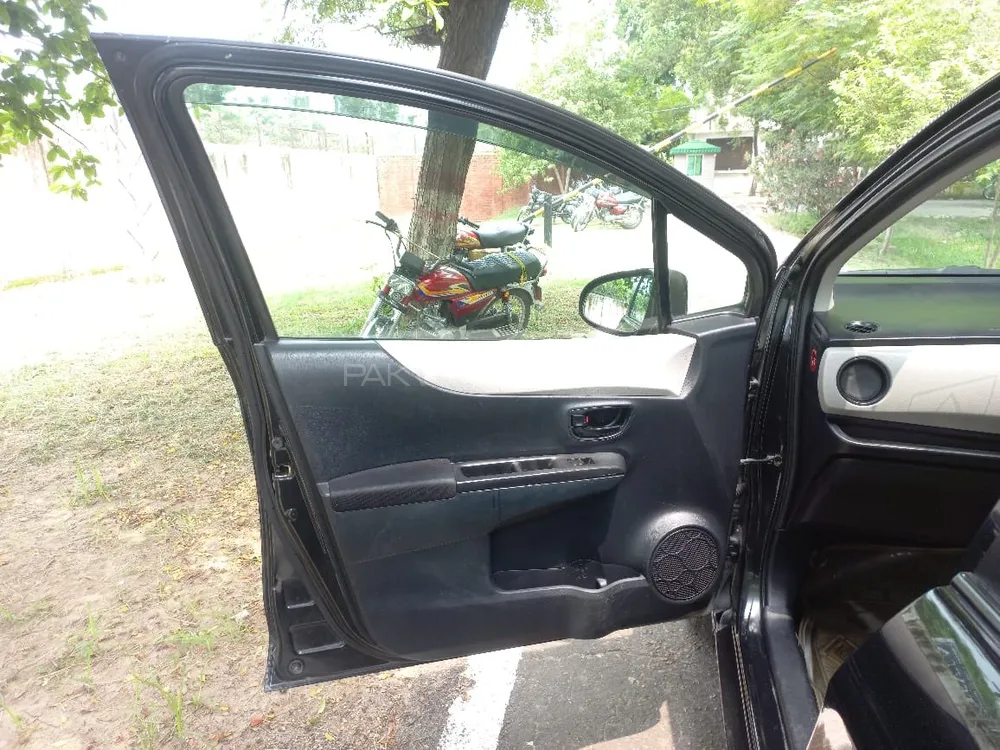 Toyota Vitz 2011 for Sale in Jhelum Toyota Vitz 2011 for Sale in Jhelum Image-13