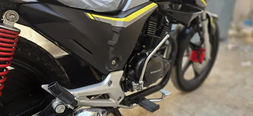 Honda CB 150F 2025