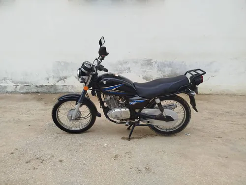 Suzuki GS 150 2013