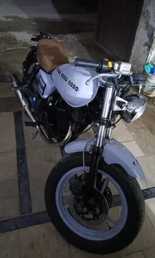 Suzuki GS 150 2014