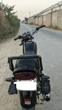 Suzuki GS 150 2023