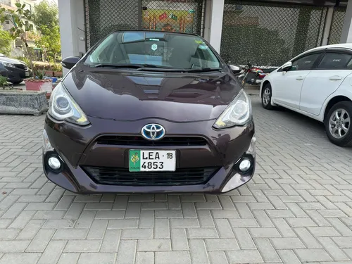 Toyota Aqua G LED Soft Leather Selection  2015