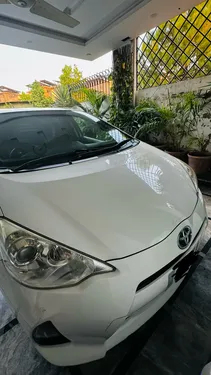 Toyota Aqua S 2012