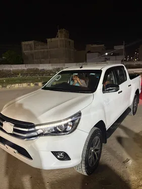 Toyota Hilux Revo V Automatic 2.8 2019