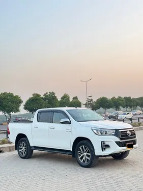 Toyota Hilux Revo V Automatic 2.8 2019