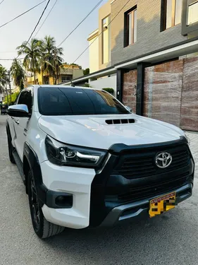Toyota Hilux Revo V Automatic 3.0  2017