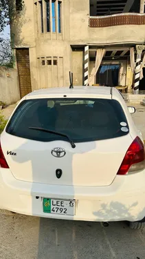 Toyota Vitz iLL 1.0 2010