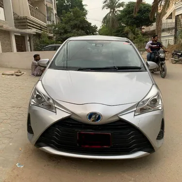 Toyota Vitz Hybrid U 1.5 2018