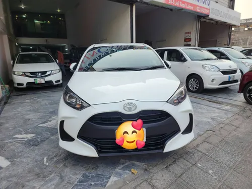 Toyota Yaris Hatchback X 2021