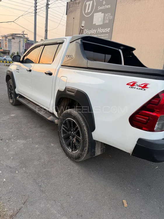 Toyota Hilux 2020 for Sale in Gujranwala Toyota Hilux 2020 for Sale in Gujranwala Image-5