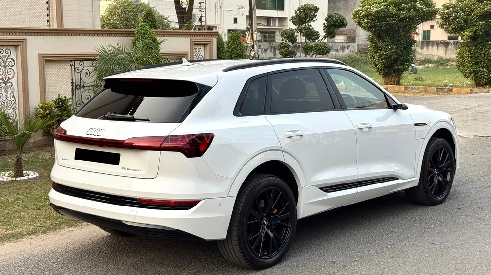 Audi e-tron 2020 for Sale in Lahore Audi e-tron 2020 for Sale in Lahore Image-7