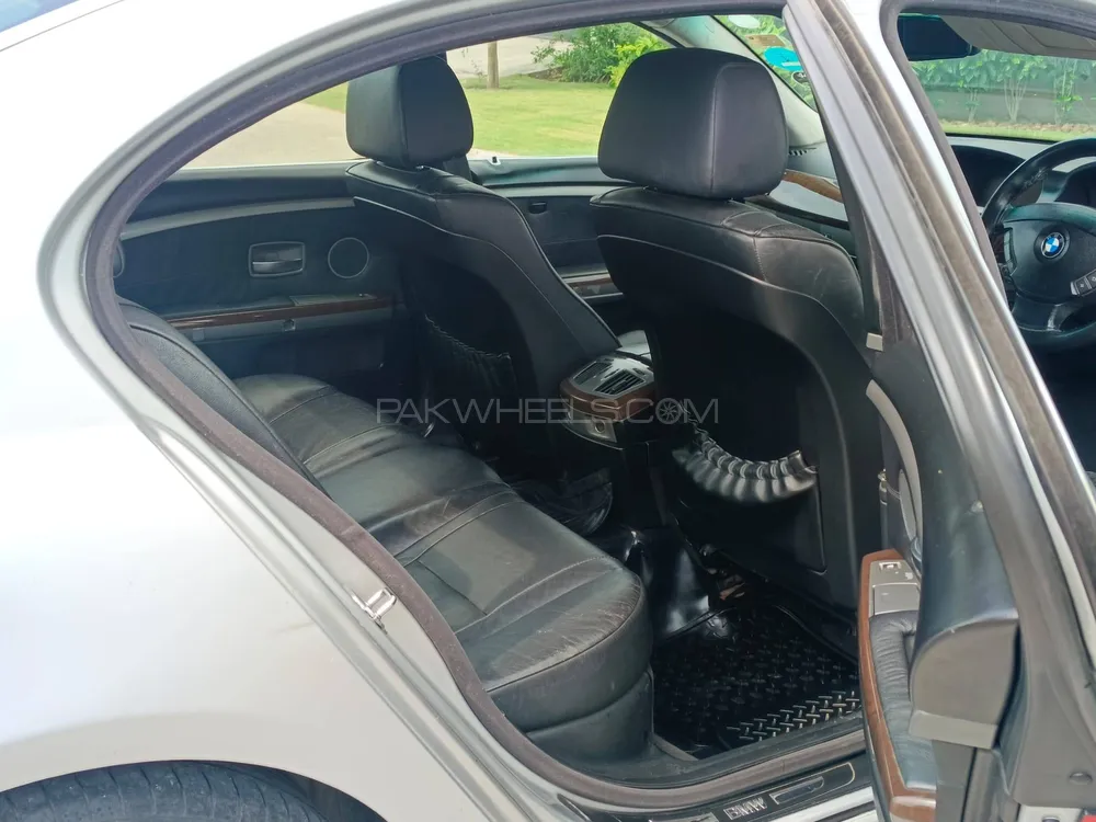 BMW 7 Series 2004 for Sale in Lahore BMW 7 Series 2004 for Sale in Lahore Image-15