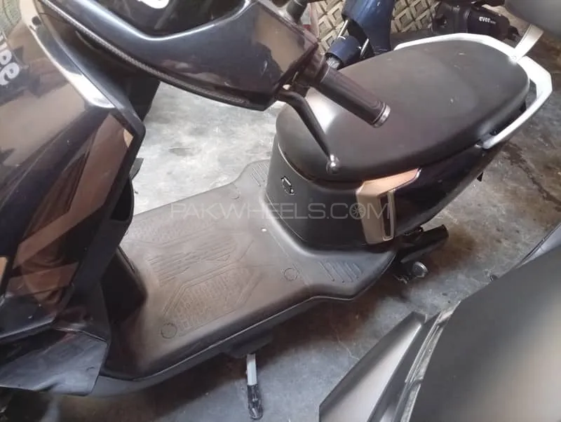 Evee Gen-Z 2025 for Sale Evee Gen-Z 2025 for Sale Image-1