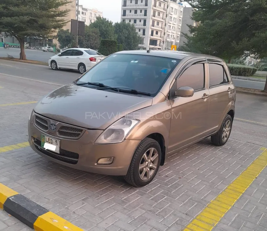 FAW V2 2015 for Sale in Lahore FAW V2 2015 for Sale in Lahore Image-3