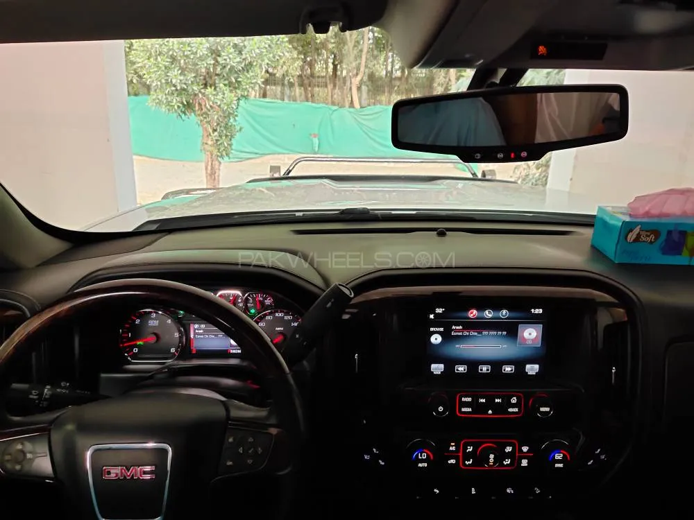 GMC Sierra 2014 for Sale in Islamabad GMC Sierra 2014 for Sale in Islamabad Image-9