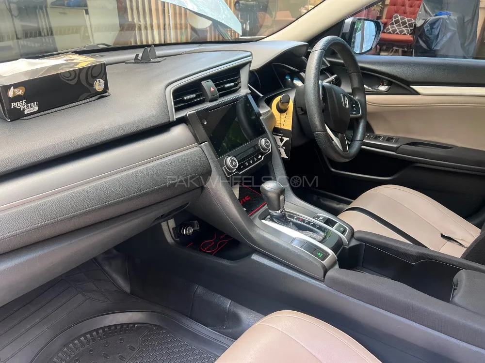 Honda Civic 2016 for Sale in Multan Honda Civic 2016 for Sale in Multan Image-8