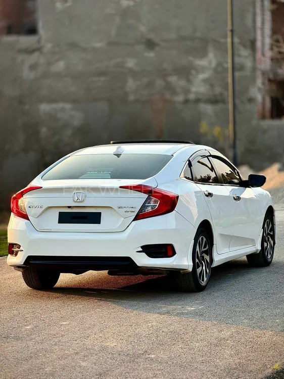 Honda Civic 2018 for Sale in Faisalabad Honda Civic 2018 for Sale in Faisalabad Image-3