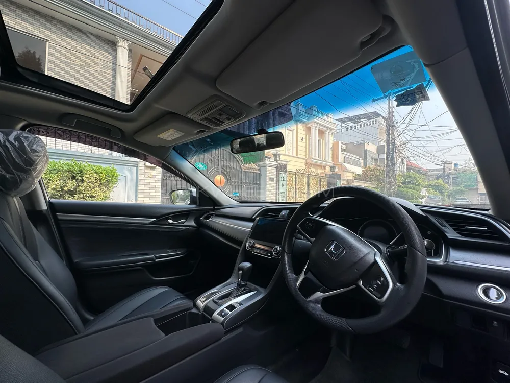 Honda Civic 2018 for Sale in Lahore Honda Civic 2018 for Sale in Lahore Image-13
