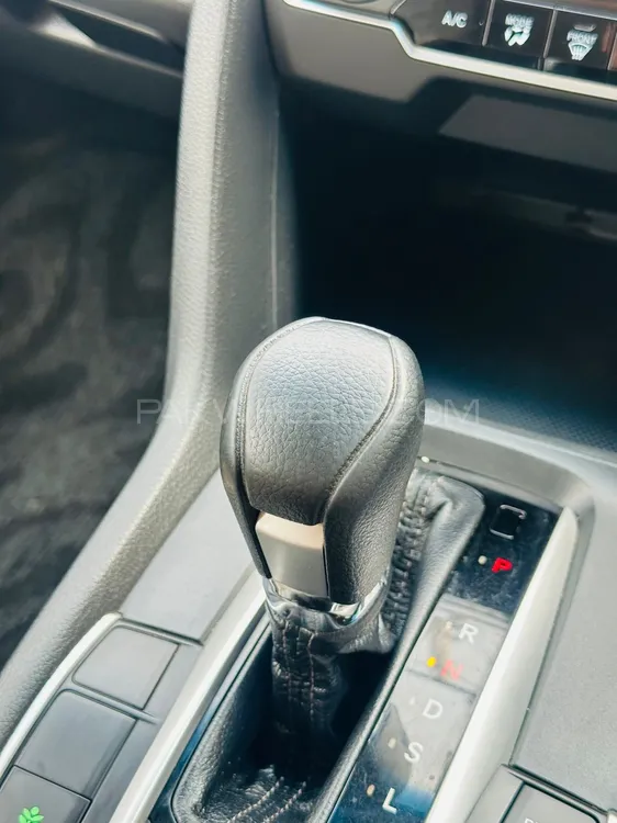 Honda Civic 2018 for Sale in Faisalabad Honda Civic 2018 for Sale in Faisalabad Image-9