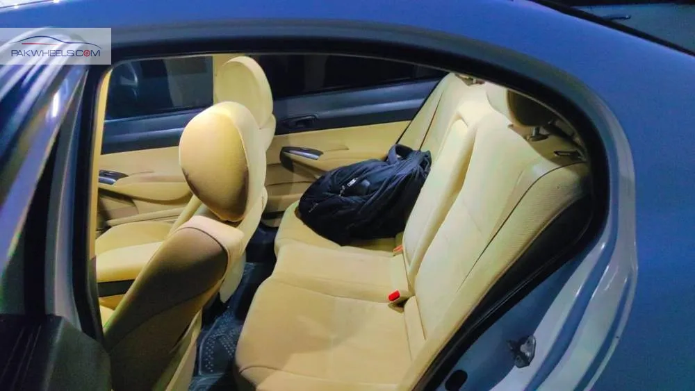 ہونڈا سوک 2011 for Sale in فیصل آباد ہونڈا سوک 2011 for Sale in فیصل آباد Image-12