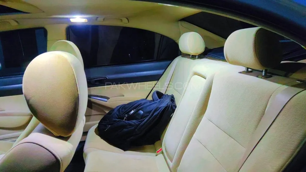 Honda Civic 2011 for Sale in Faisalabad Honda Civic 2011 for Sale in Faisalabad Image-3