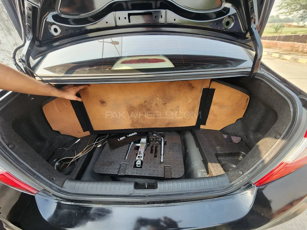 Honda Civic 2014 for Sale in Lahore Honda Civic 2014 for Sale in Lahore Image-9